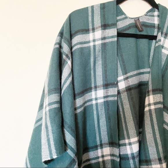 Lane Bryant Green Plaid Fringe Flannel Scarf Wrap Poncho - Picture 6 of 9